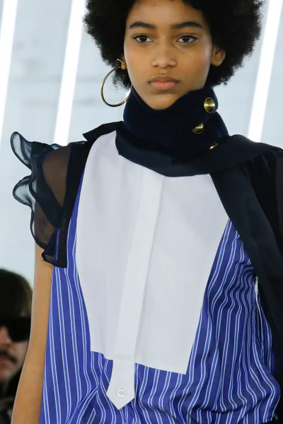 Look 49